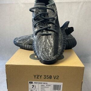 Yeezy Boost 350 V2 Mx Dark Salt
